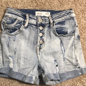 Ardene High waisted “shortie” lightwash jean short